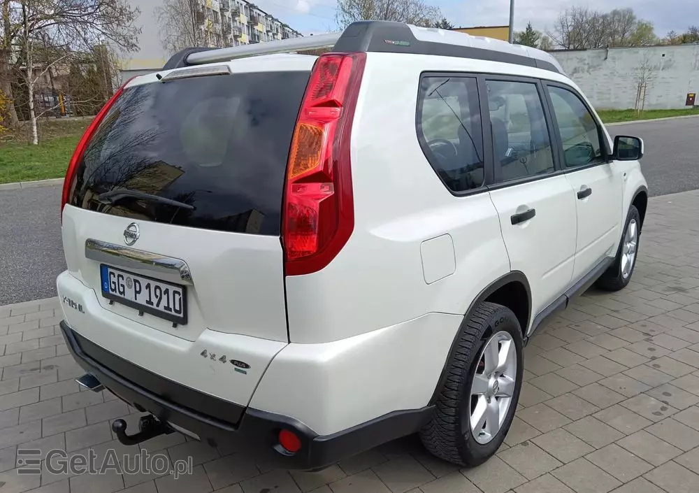 NISSAN X-Trail 2.0 dCi 4x4 DPF Platinum