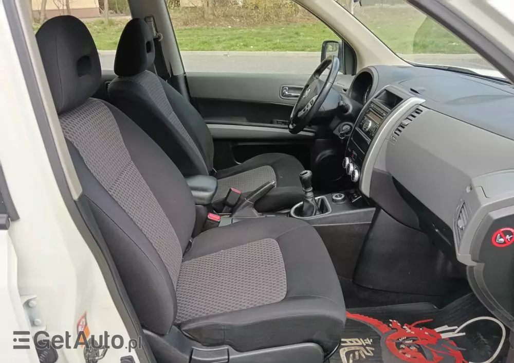 NISSAN X-Trail 2.0 dCi 4x4 DPF Platinum
