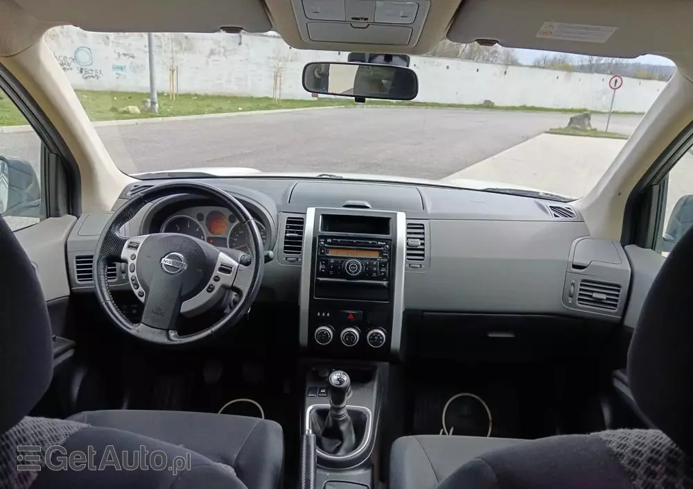 NISSAN X-Trail 2.0 dCi 4x4 DPF Platinum
