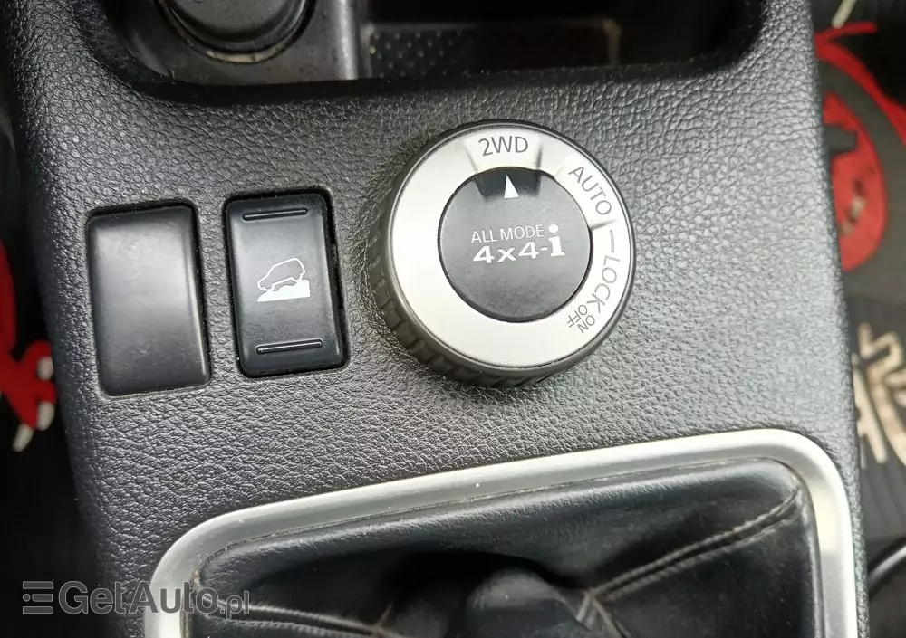 NISSAN X-Trail 2.0 dCi 4x4 DPF Platinum