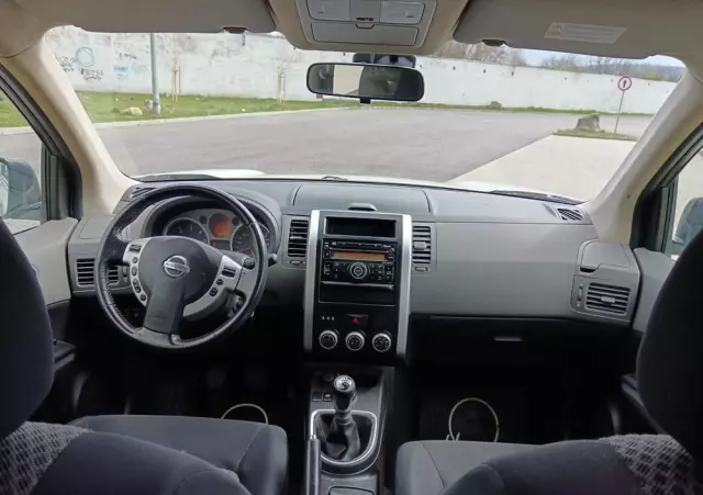NISSAN X-Trail 2.0 dCi 4x4 DPF Platinum