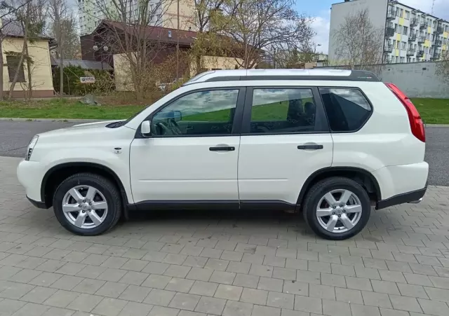 NISSAN X-Trail 2.0 dCi 4x4 DPF Platinum