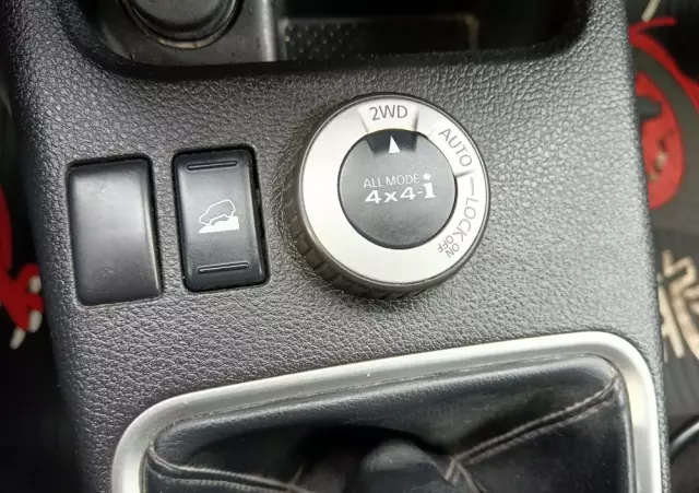 NISSAN X-Trail 2.0 dCi 4x4 DPF Platinum