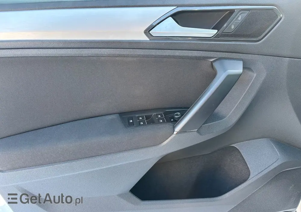 VOLKSWAGEN Tiguan 2.0 TDI SCR (BlueMotion Technology) DSG Comfortline