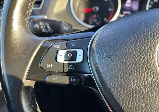 VOLKSWAGEN Tiguan 2.0 TDI SCR (BlueMotion Technology) DSG Comfortline