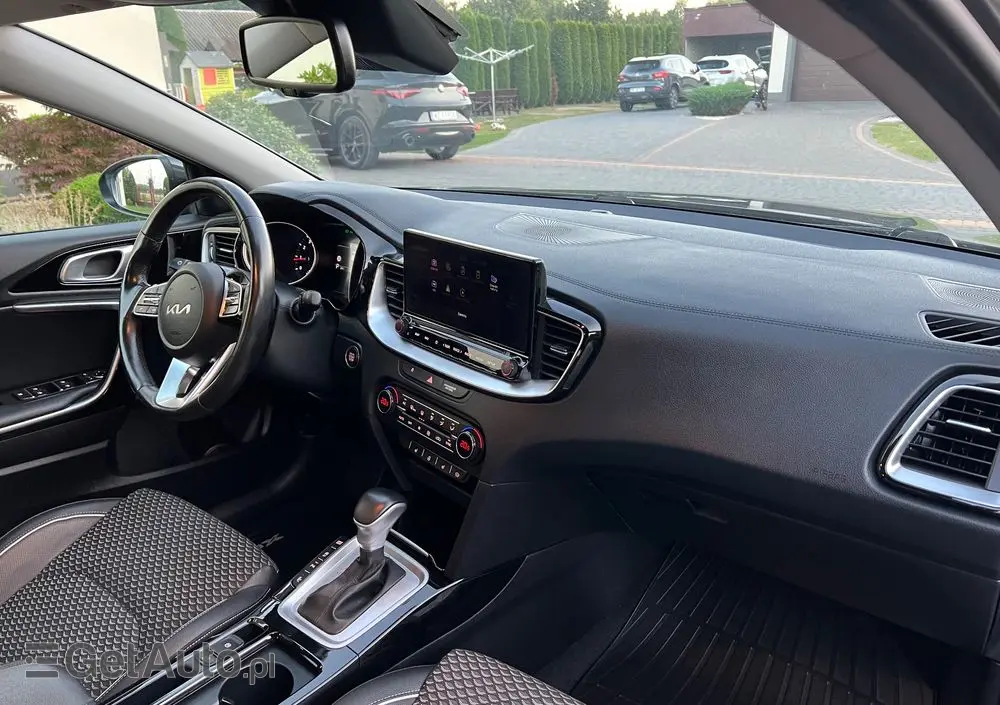 KIA XCeed 1.5 T-GDI L Business Line DCT
