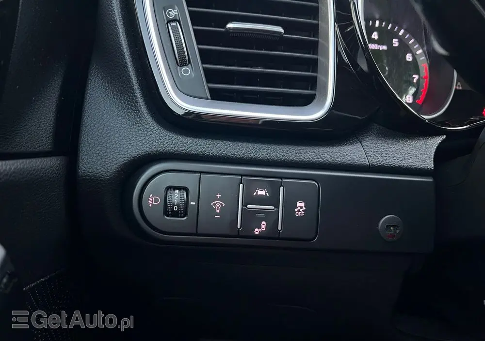 KIA XCeed 1.5 T-GDI L Business Line DCT