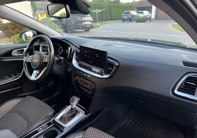 KIA XCeed 1.5 T-GDI L Business Line DCT