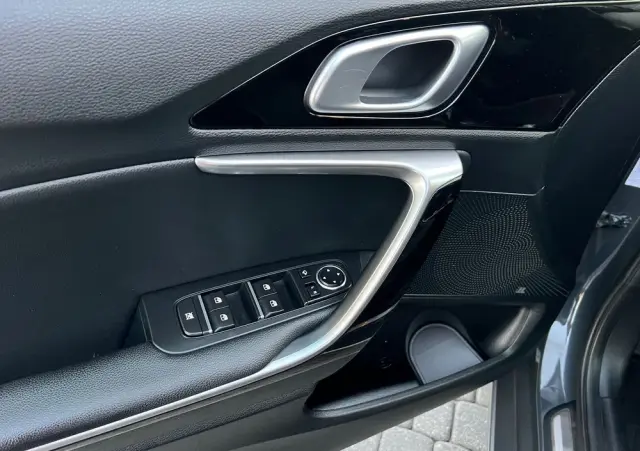 KIA XCeed 1.5 T-GDI L Business Line DCT