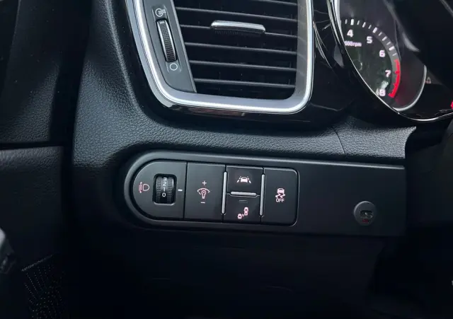 KIA XCeed 1.5 T-GDI L Business Line DCT