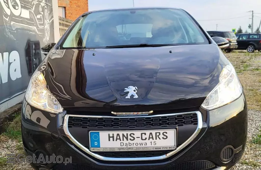 PEUGEOT 208 
