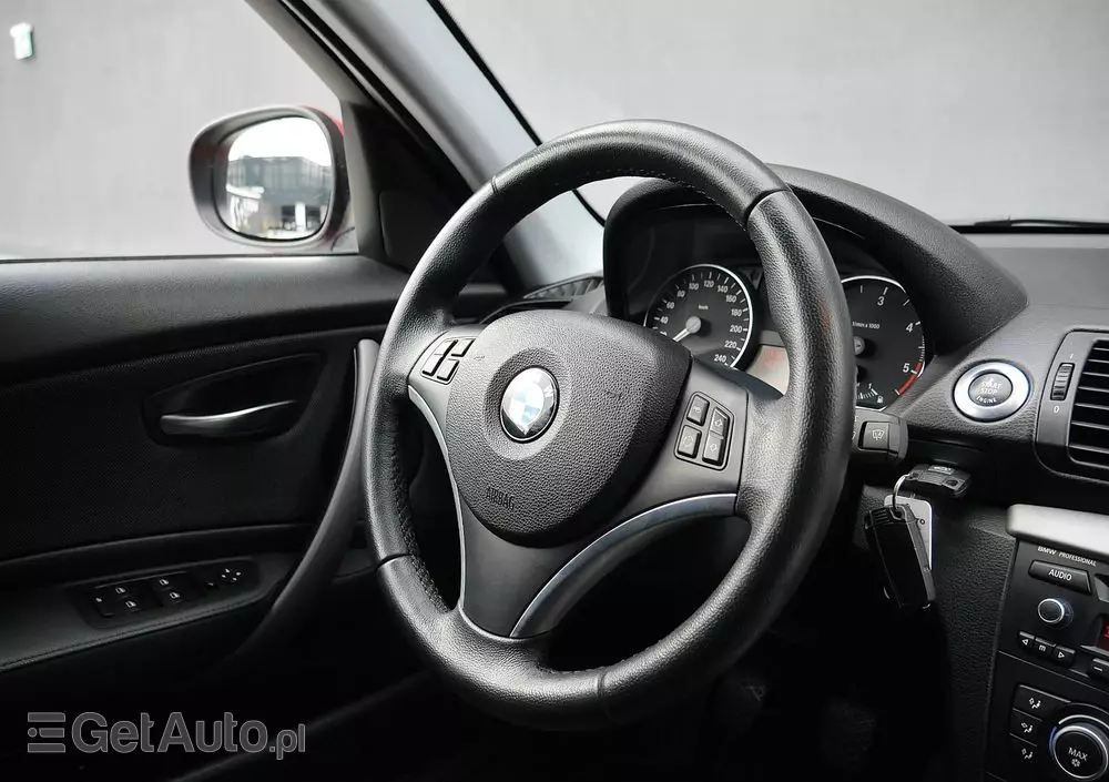 BMW Seria 1 118d DPF Edition Sport