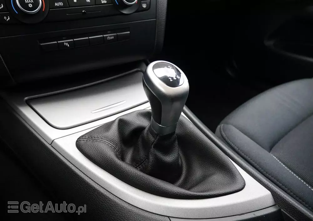 BMW Seria 1 118d DPF Edition Sport