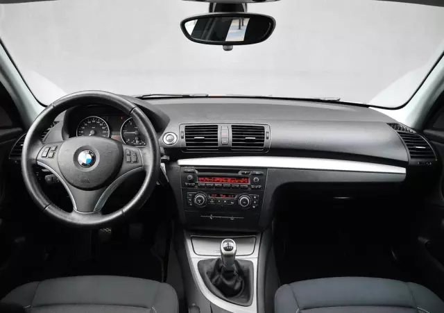 BMW Seria 1 118d DPF Edition Sport