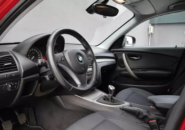 BMW Seria 1 118d DPF Edition Sport