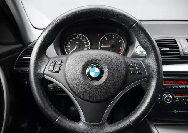 BMW Seria 1 118d DPF Edition Sport