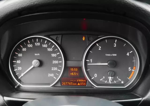 BMW Seria 1 118d DPF Edition Sport