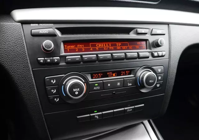 BMW Seria 1 118d DPF Edition Sport