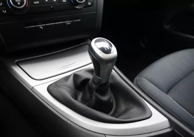 BMW Seria 1 118d DPF Edition Sport