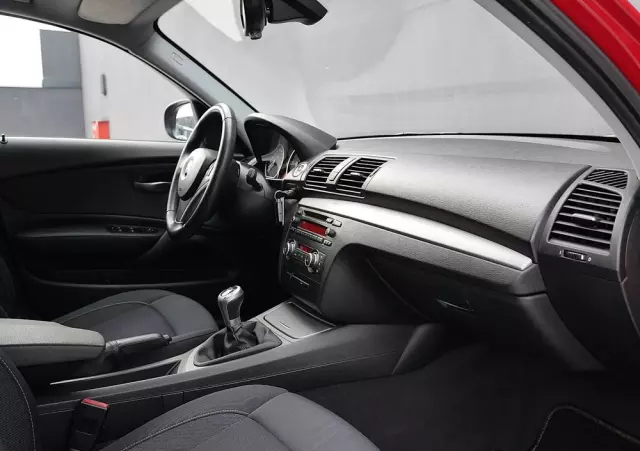 BMW Seria 1 118d DPF Edition Sport