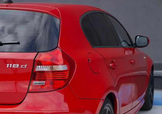 BMW Seria 1 118d DPF Edition Sport