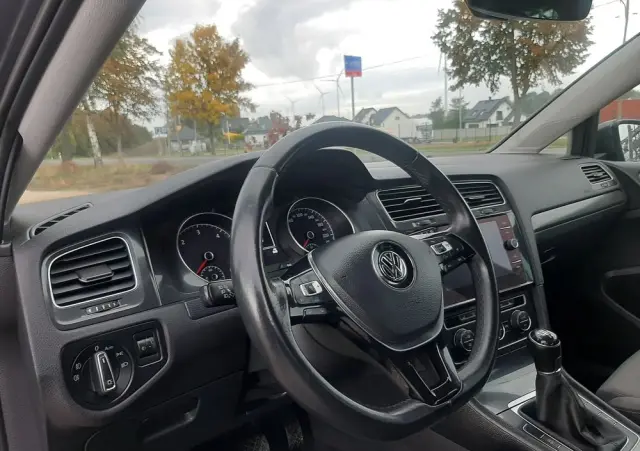 VOLKSWAGEN Golf VII 1.6 TDI BMT Highline