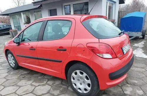 PEUGEOT 207 