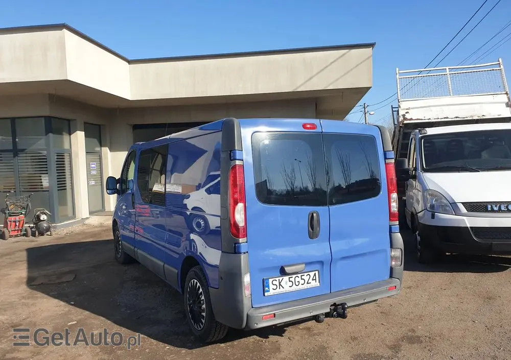 RENAULT Trafic 