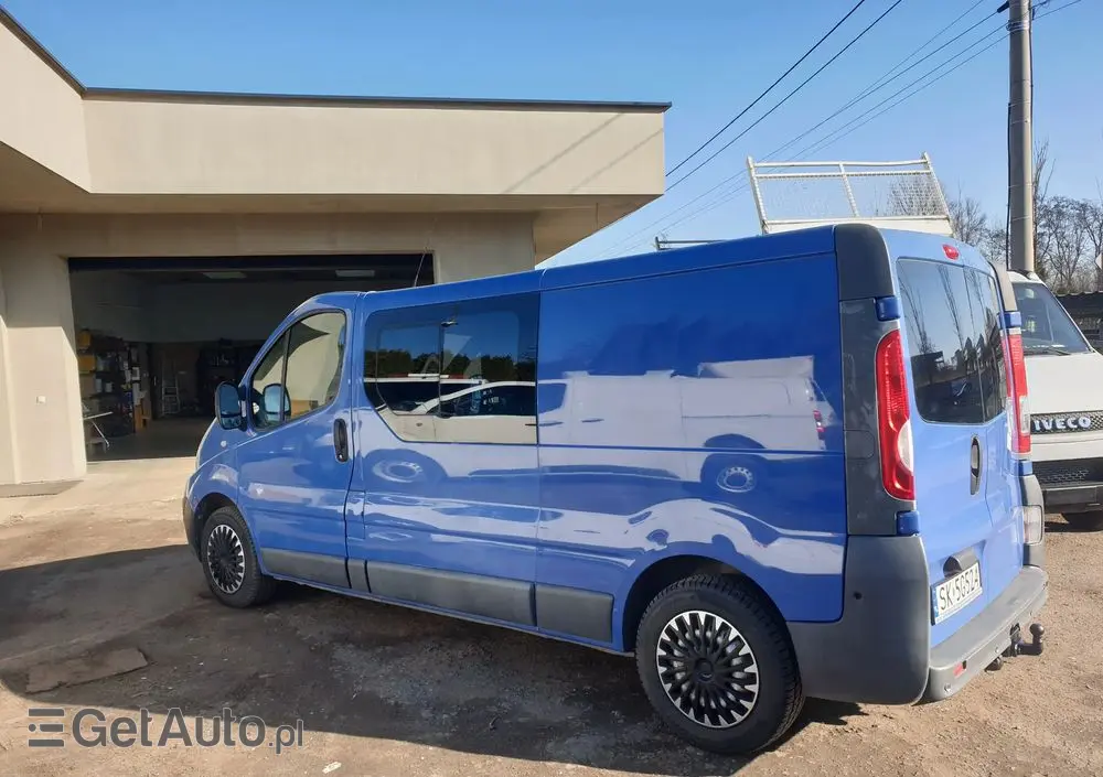RENAULT Trafic 