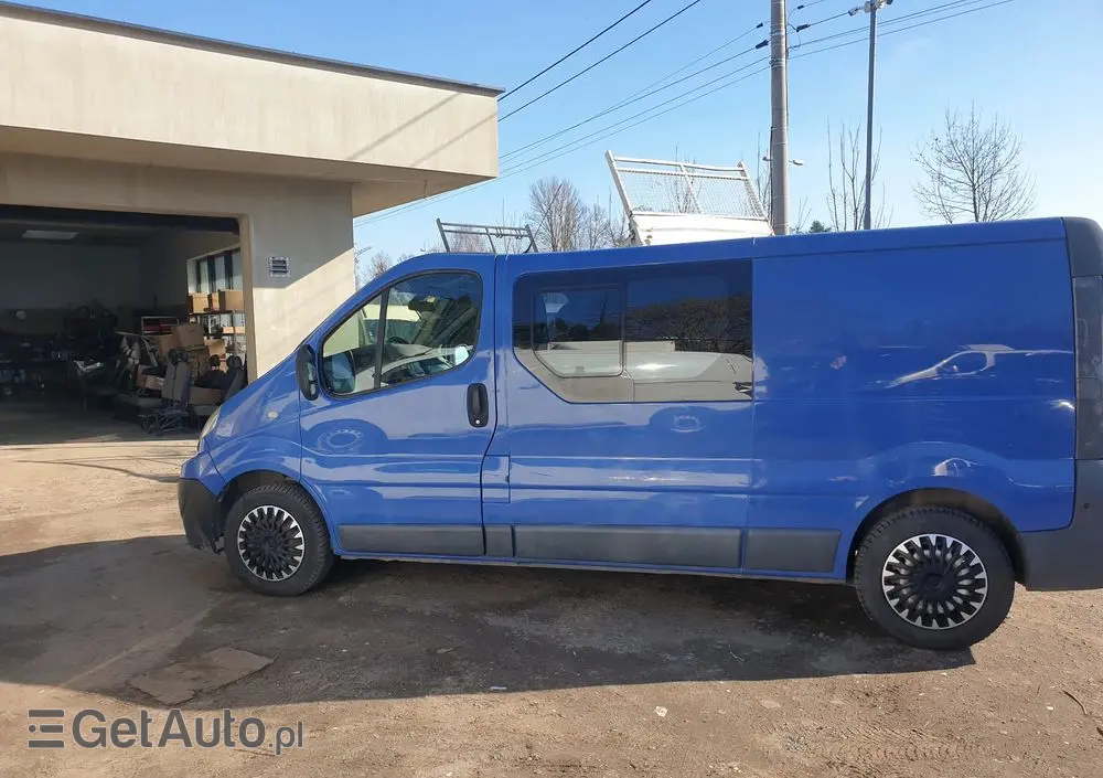 RENAULT Trafic 