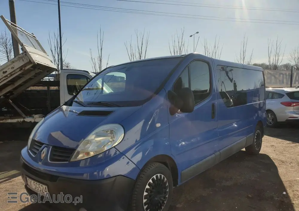 RENAULT Trafic 