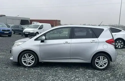 SUBARU Trezia 
