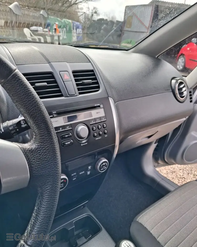 SUZUKI SX4 