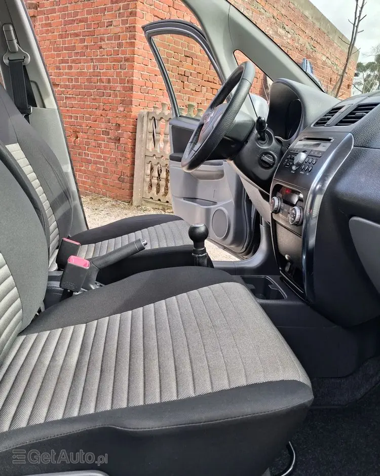 SUZUKI SX4 