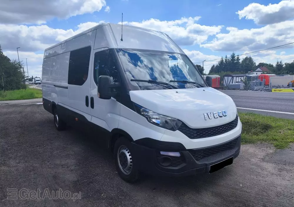 IVECO Daily maxi brygadówka 7 osób 