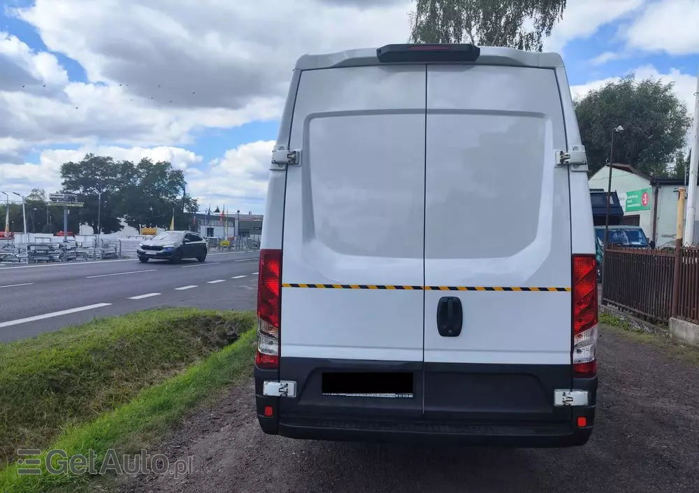IVECO Daily maxi brygadówka 7 osób 