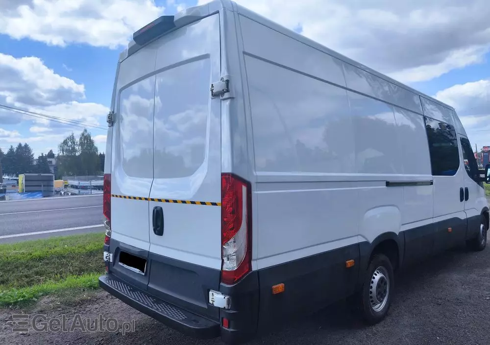 IVECO Daily maxi brygadówka 7 osób 