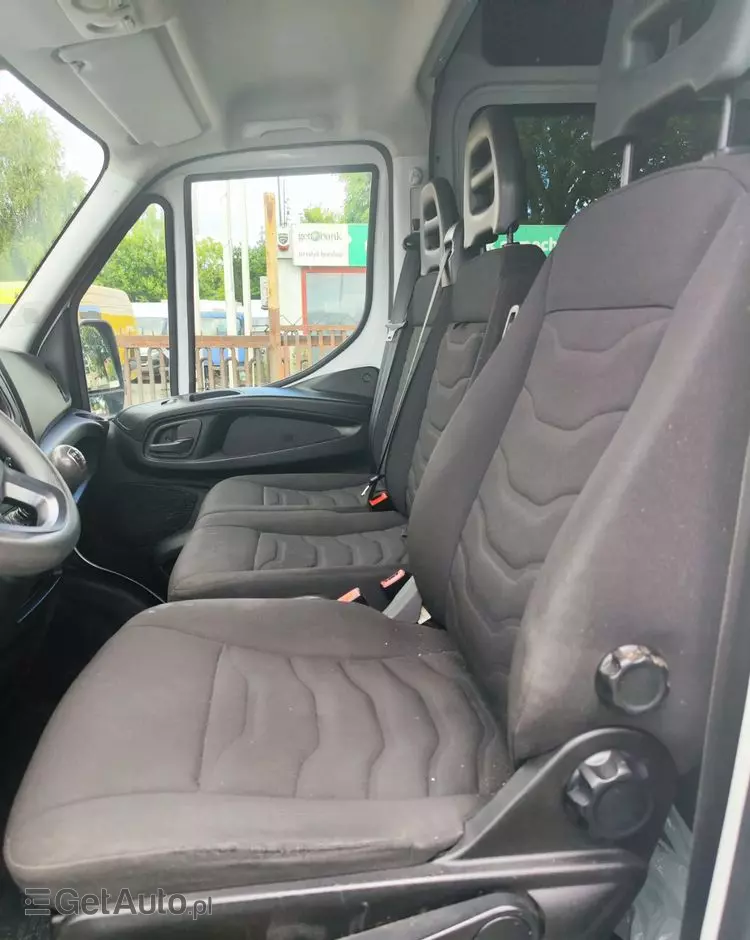 IVECO Daily maxi brygadówka 7 osób 
