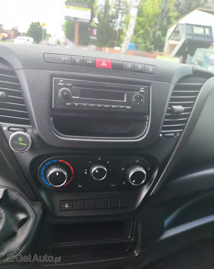 IVECO Daily maxi brygadówka 7 osób 