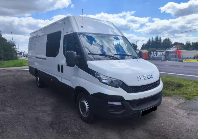 IVECO Daily maxi brygadówka 7 osób 