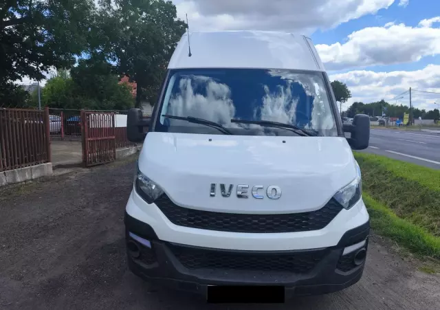 IVECO Daily maxi brygadówka 7 osób 