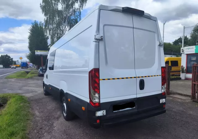 IVECO Daily maxi brygadówka 7 osób 