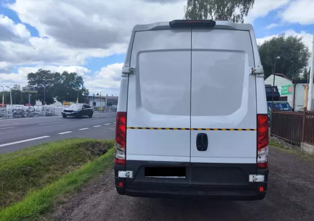 IVECO Daily maxi brygadówka 7 osób 