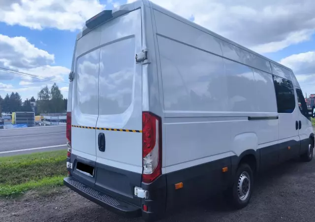 IVECO Daily maxi brygadówka 7 osób 