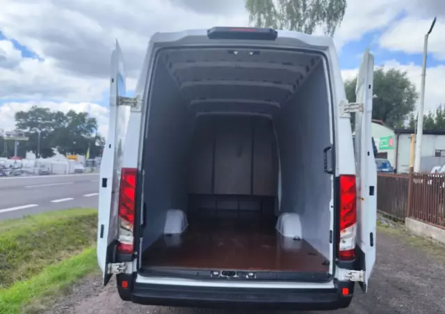 IVECO Daily maxi brygadówka 7 osób 