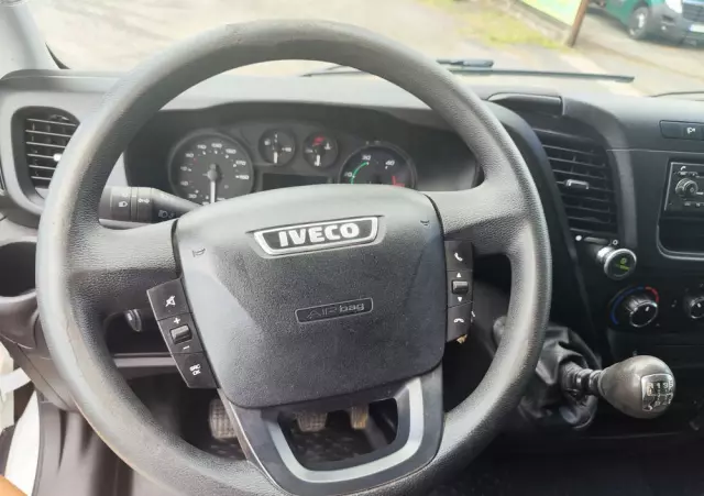 IVECO Daily maxi brygadówka 7 osób 