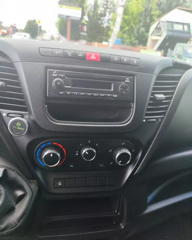 IVECO Daily maxi brygadówka 7 osób 