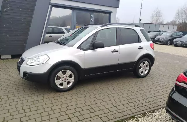 FIAT Sedici 1.6 i 16V (107 KM)