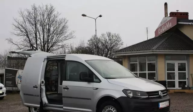 VOLKSWAGEN Caddy 