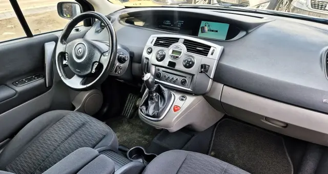 RENAULT Grand Scenic 2.0 16V Privilege